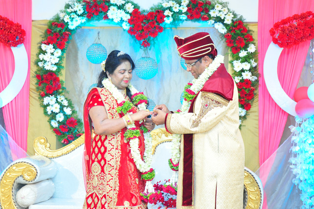 Bro Andrew Richard & Sis Hanna Celebrated their 25th Silver Jubilee Wedding anniversary with great grandeur at the Prayer Center in Mangalore here on May 04th, 2018 amidst a large number of devotees.